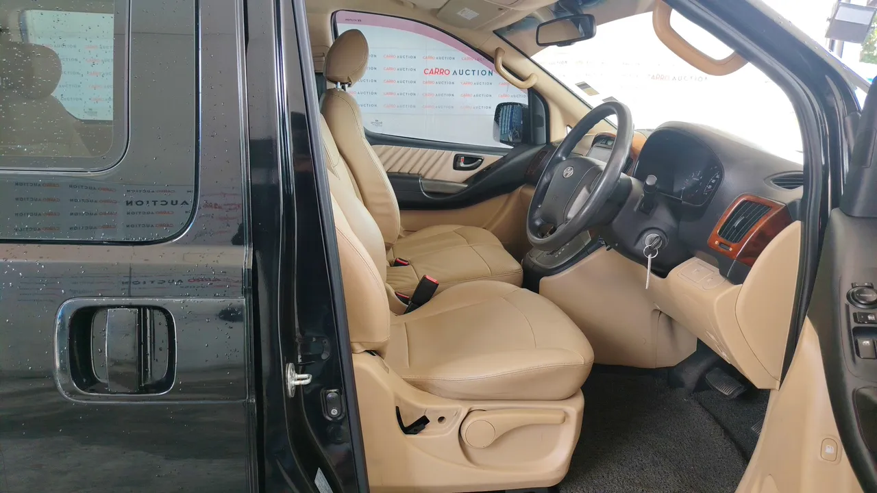 2010 Hyundai H-1 – Exterior