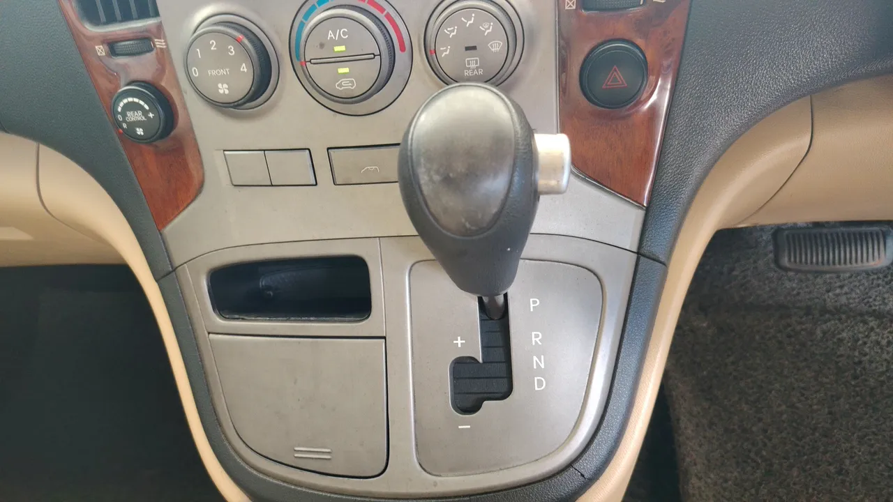 2010 Hyundai H-1 – Exterior