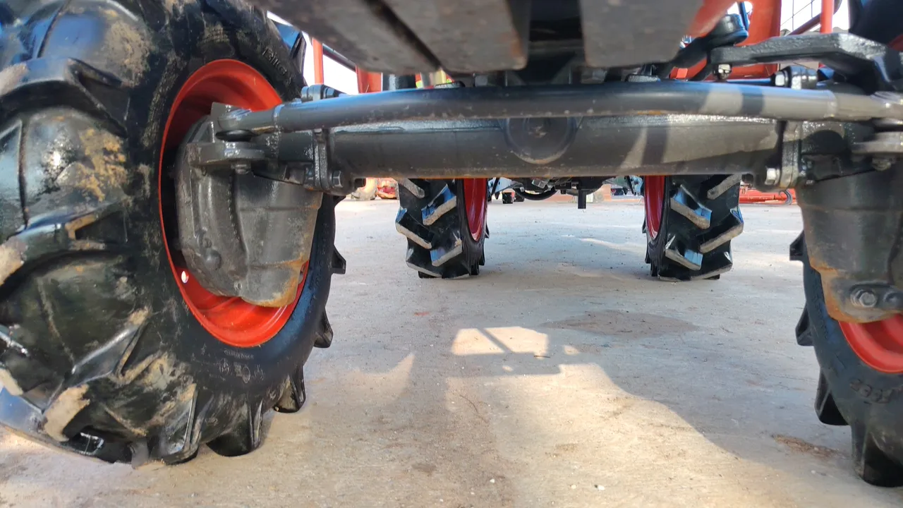 2025 Kubota B2440S-B – Exterior