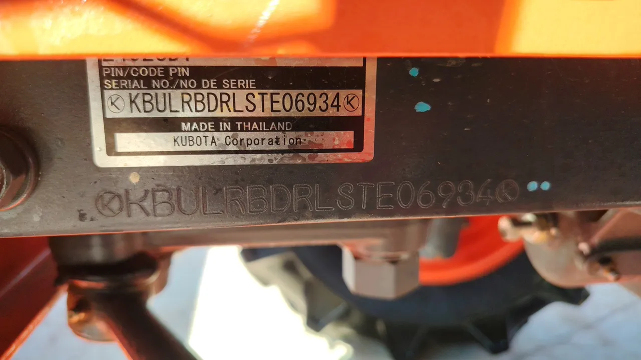 2025 Kubota L4028 – Exterior