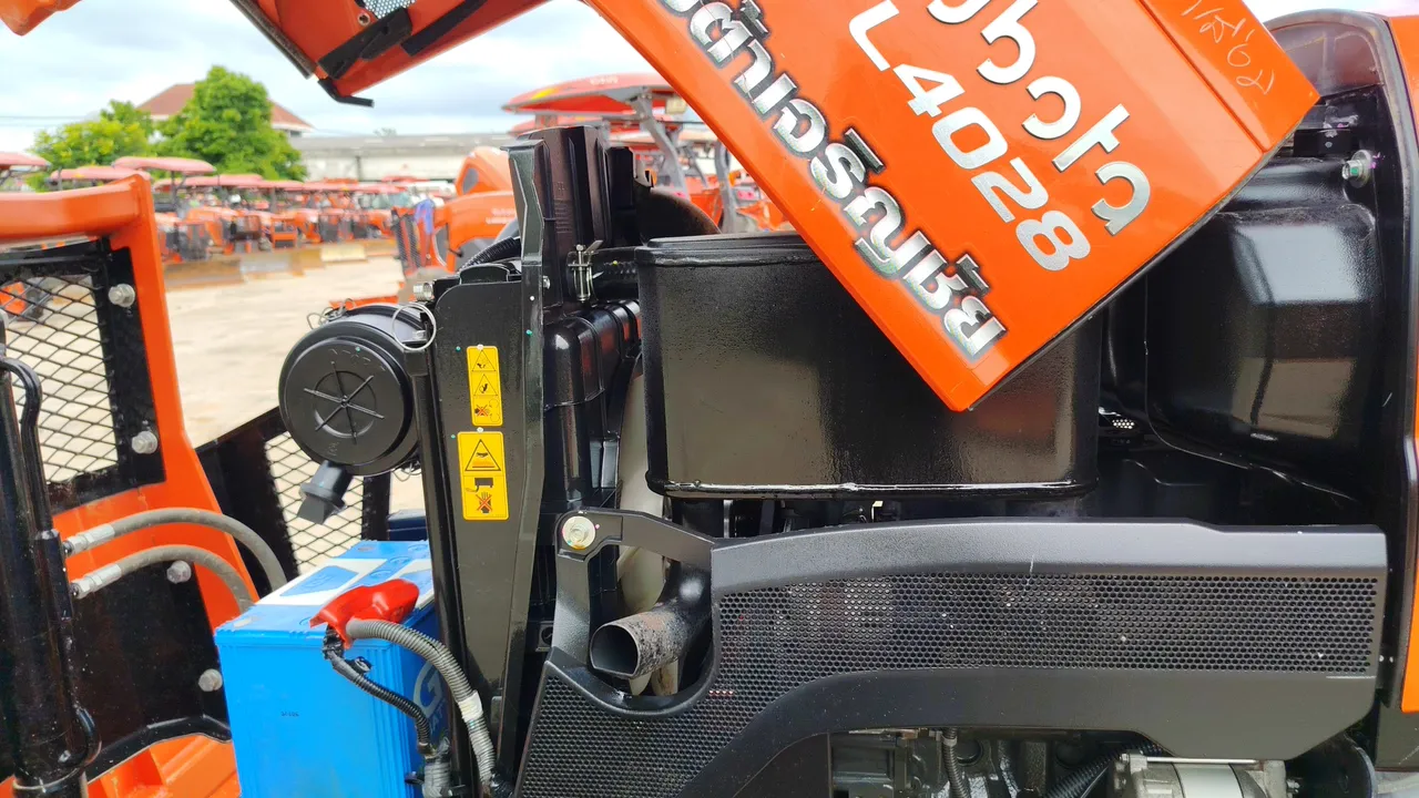 2016 Kubota L4028 – Exterior