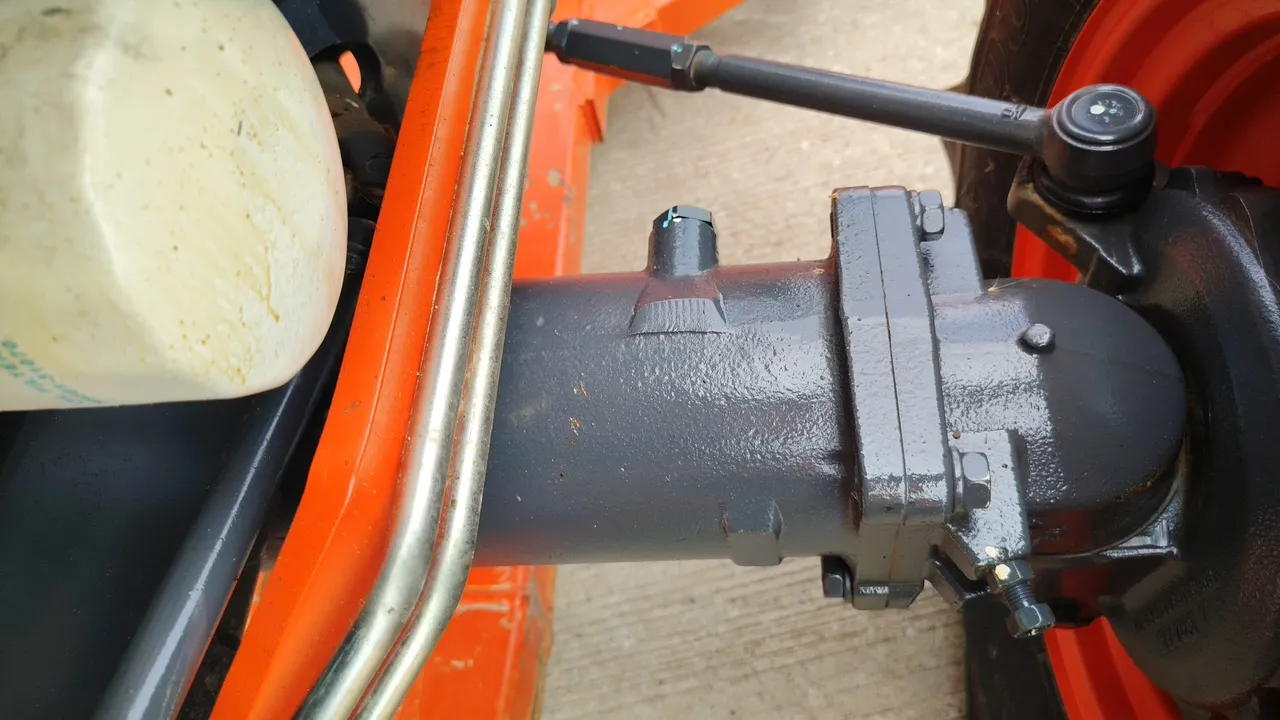 2016 Kubota L4028 – Exterior