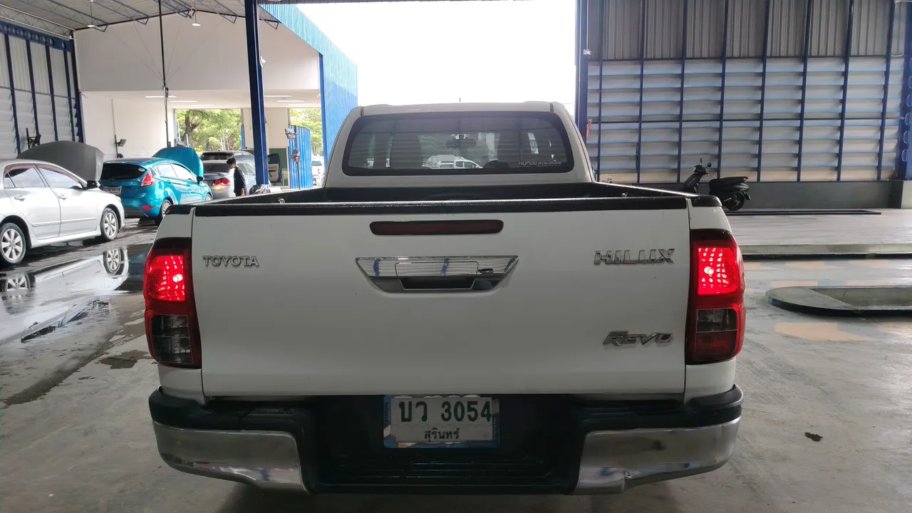 2016 Toyota Hilux Revo – Back