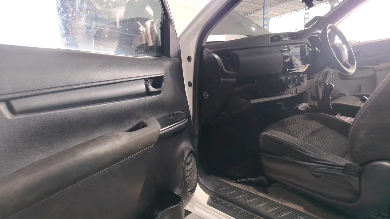 2016 Toyota Hilux Revo – Front