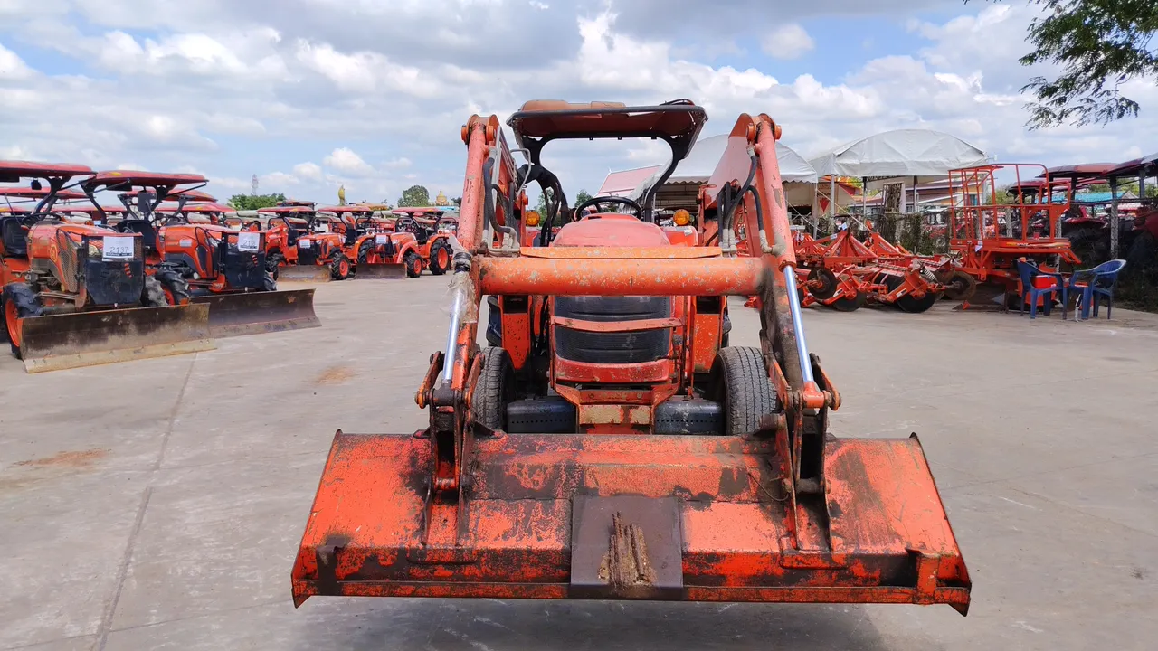 2015 Kubota L4708 SP – Exterior