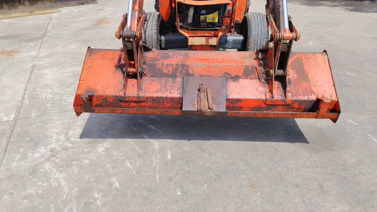 2015 Kubota L4708 SP – Exterior