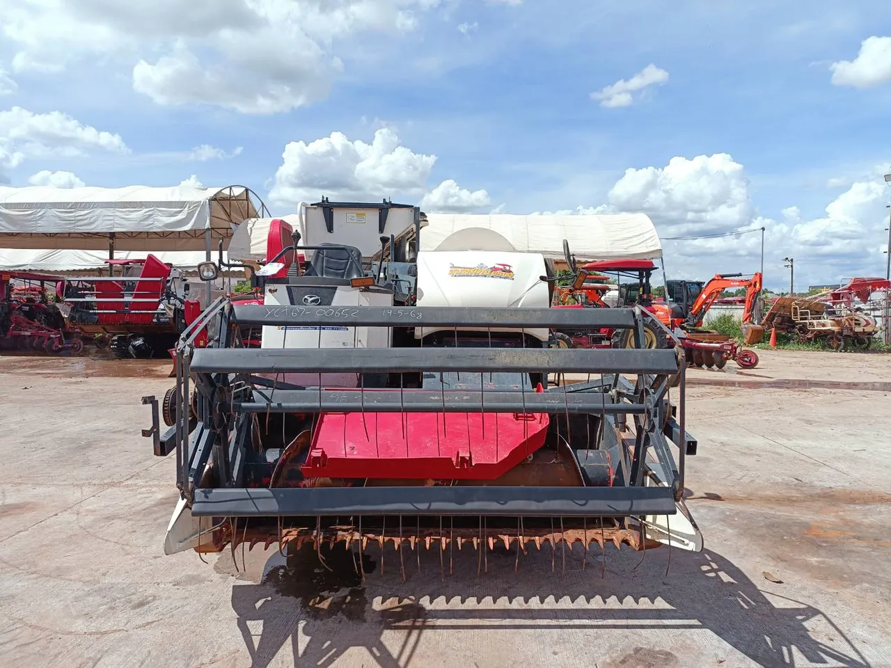 2022 Yanmar AW82V – Front
