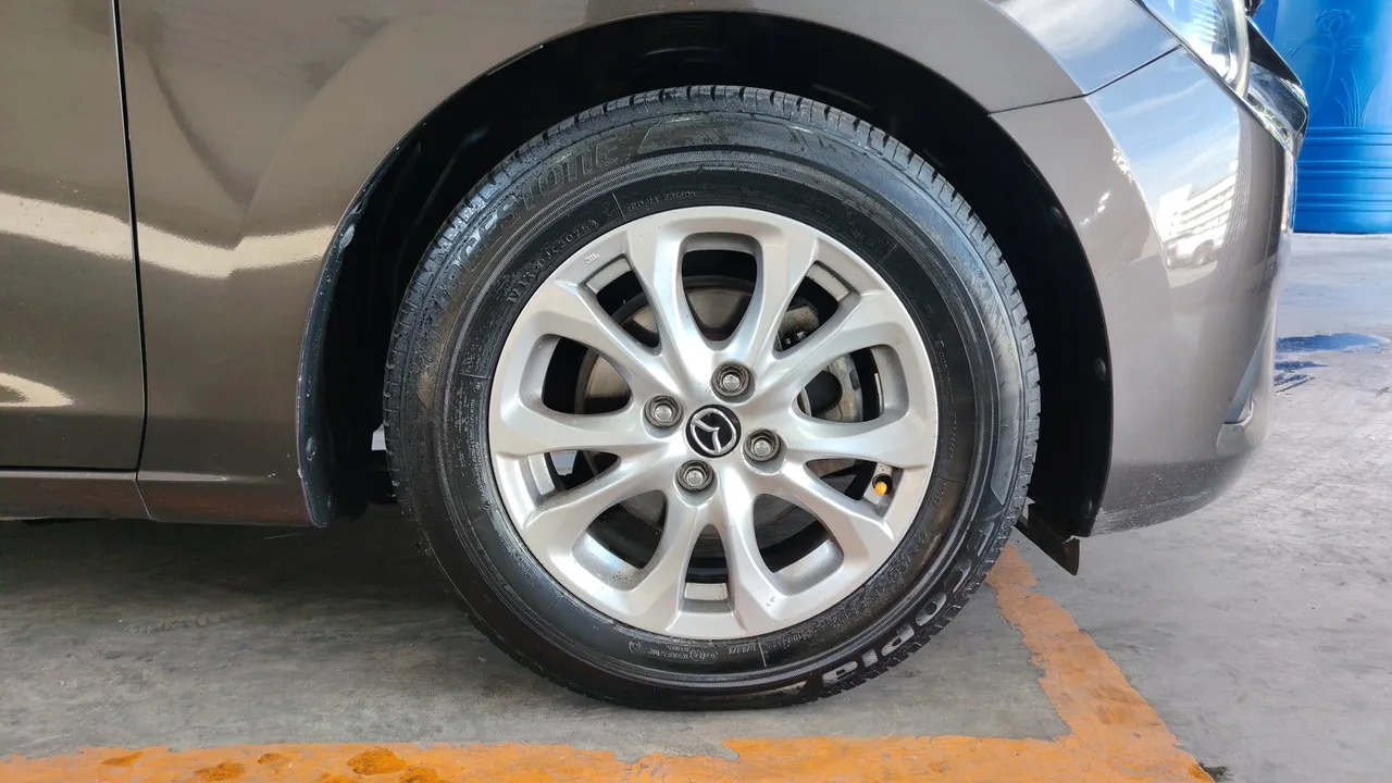 2017 Mazda Mazda2 – Exterior