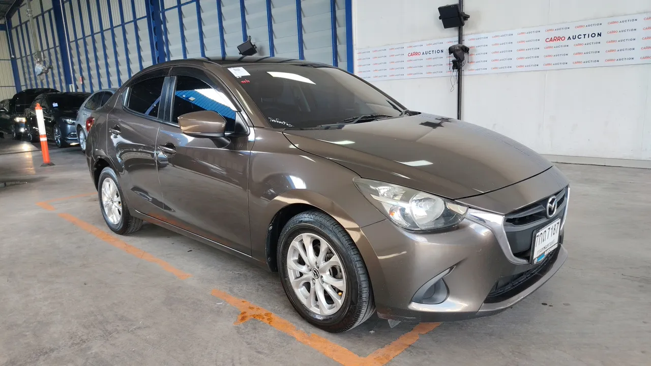 2017 Mazda Mazda2 – Exterior