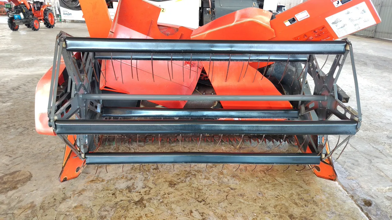 Kubota DC-70G Pro – Exterior