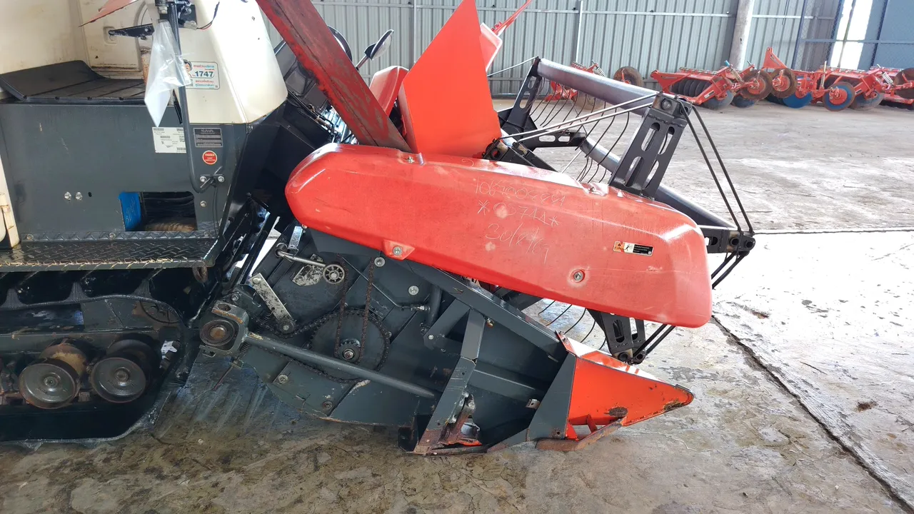 Kubota DC-70G Pro – Exterior