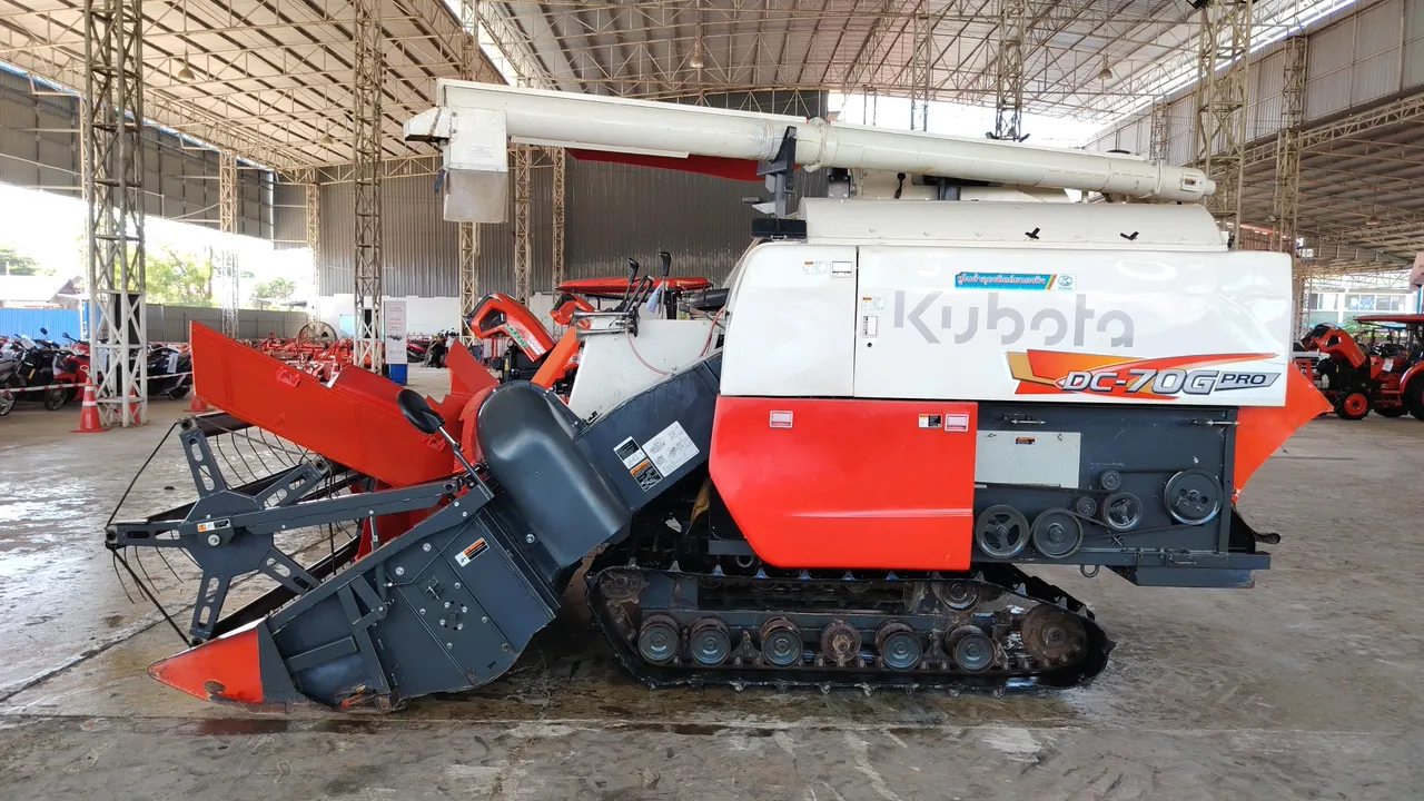 Kubota DC-70G Pro – Exterior