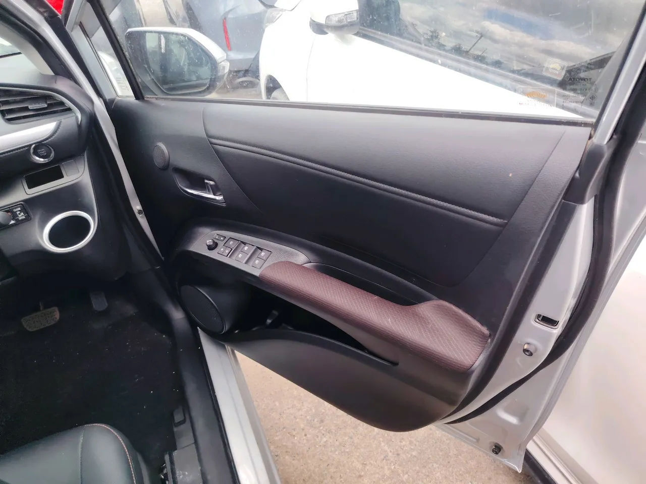 2019 Toyota Sienta – Front