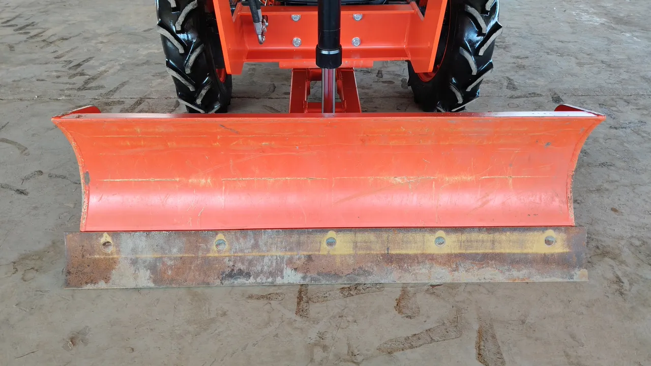2026 Kubota L3228 – Exterior