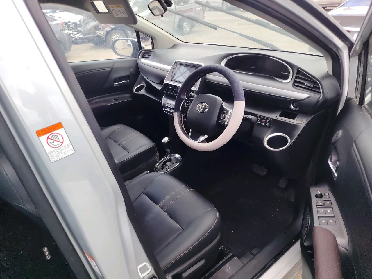 2019 Toyota Sienta – Front