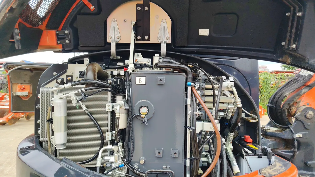 2025 Kubota U55-6S KIS KM – Engine