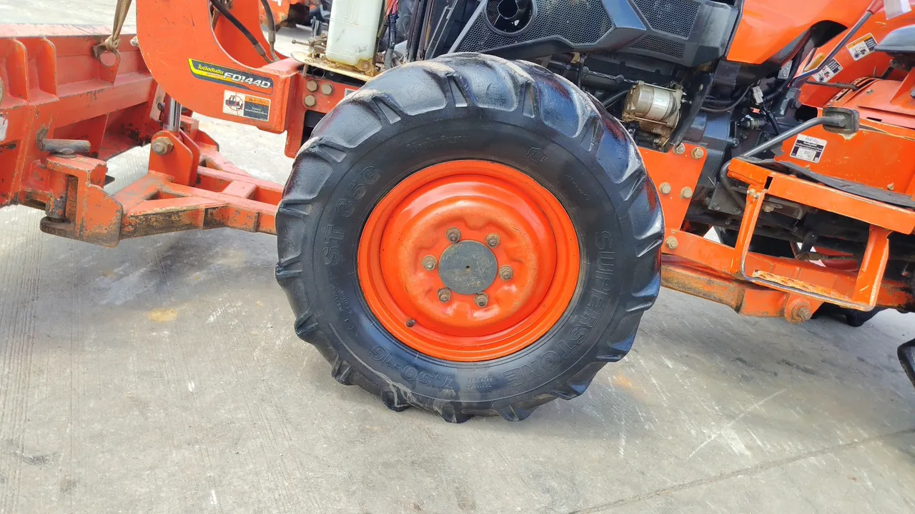 2022 Kubota L3218SP – Wheel