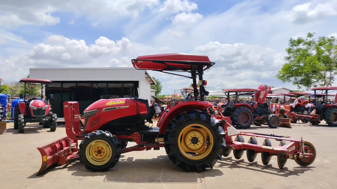 2022 Yanmar YM351R – Exterior