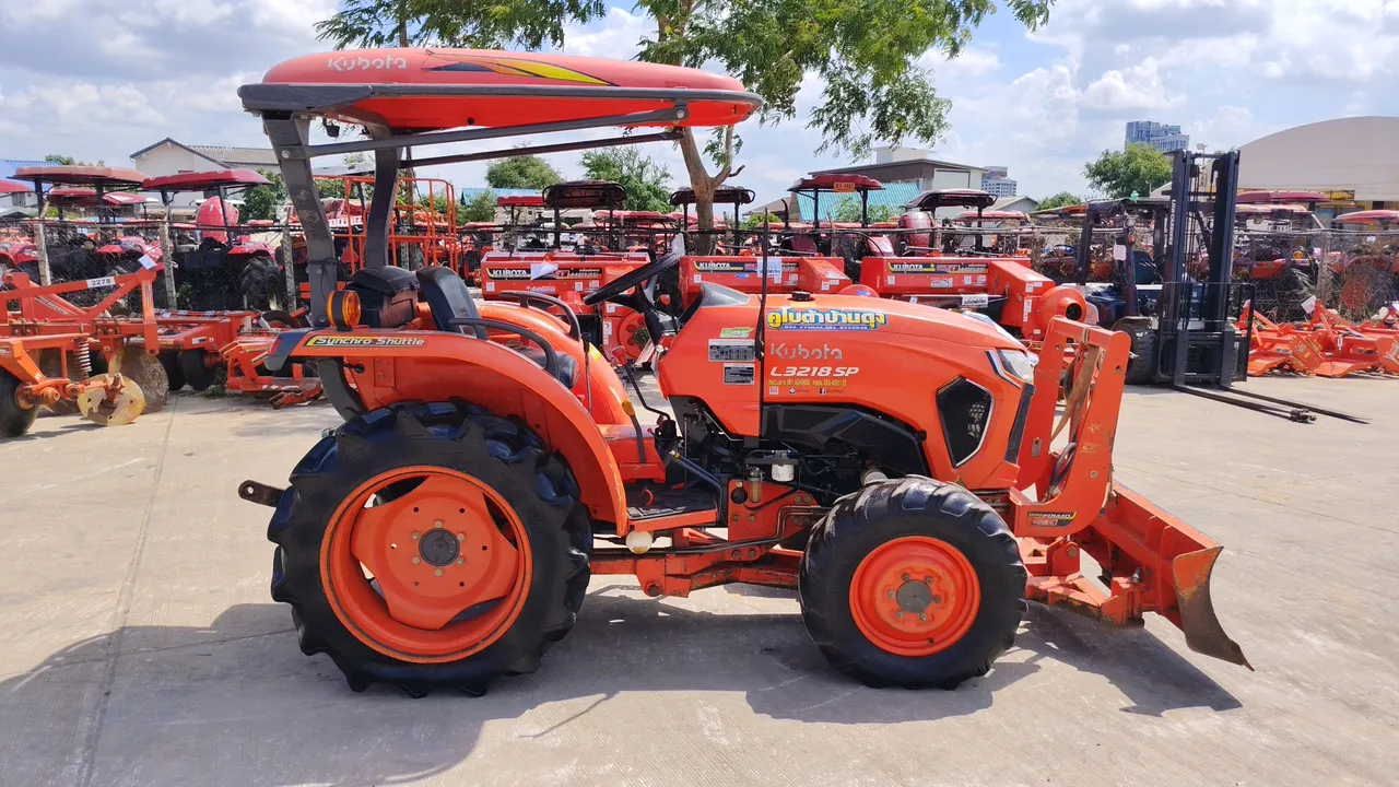 2022 Kubota L3218SP – Side