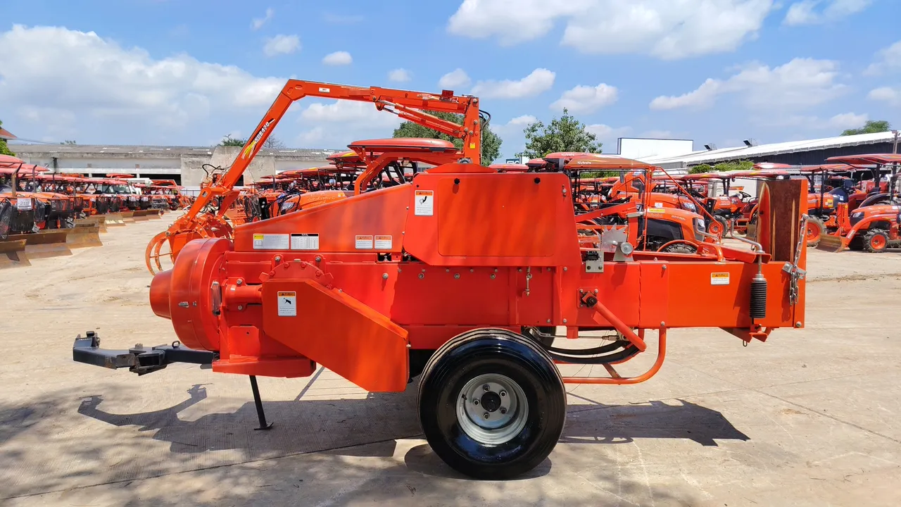 Kubota HB135 – Exterior