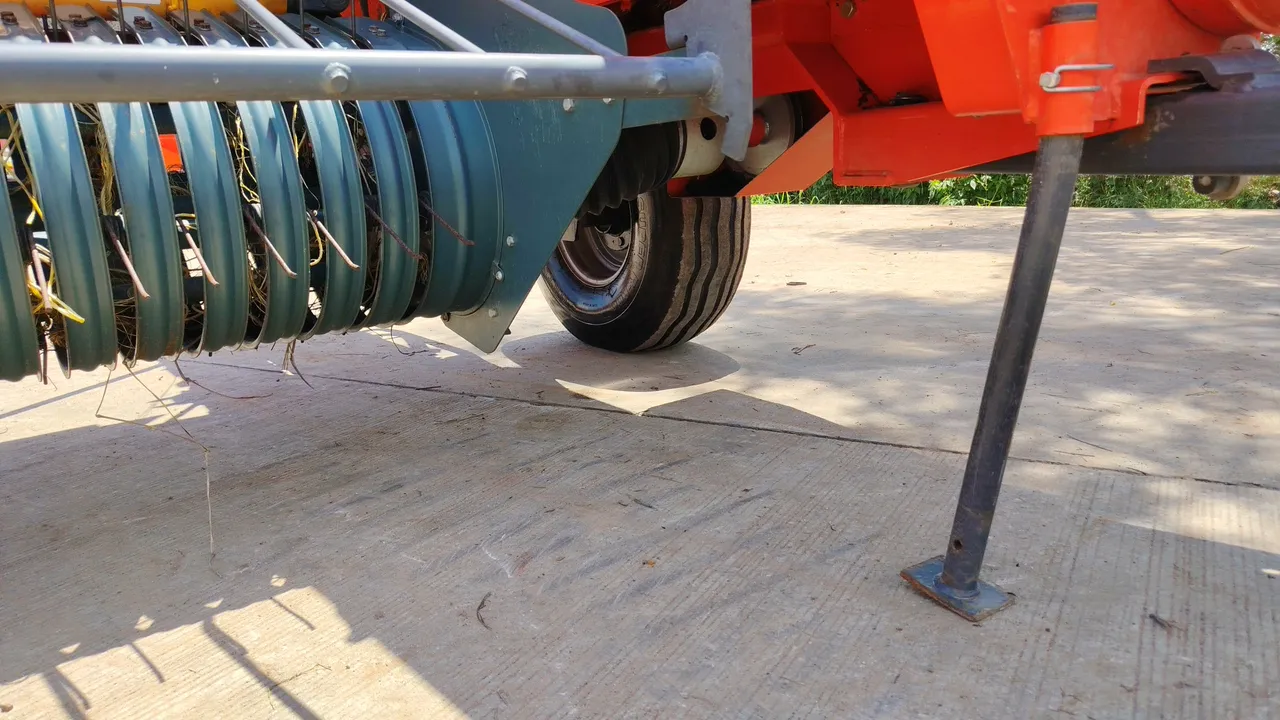 Kubota HB135 – Exterior