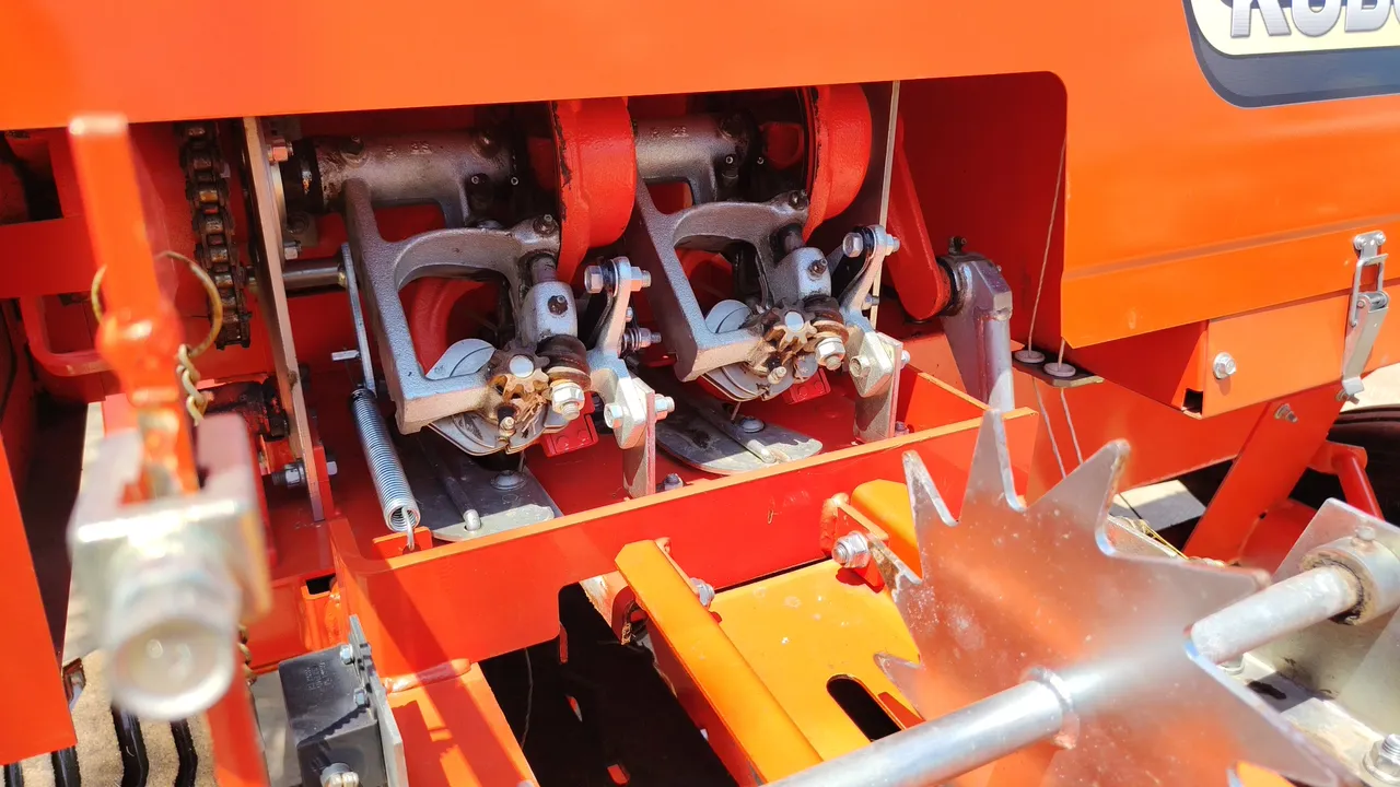 Kubota HB135 – Exterior