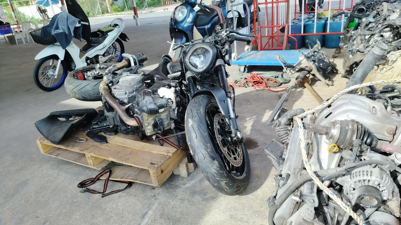 2024 Ducati Monster – Exterior