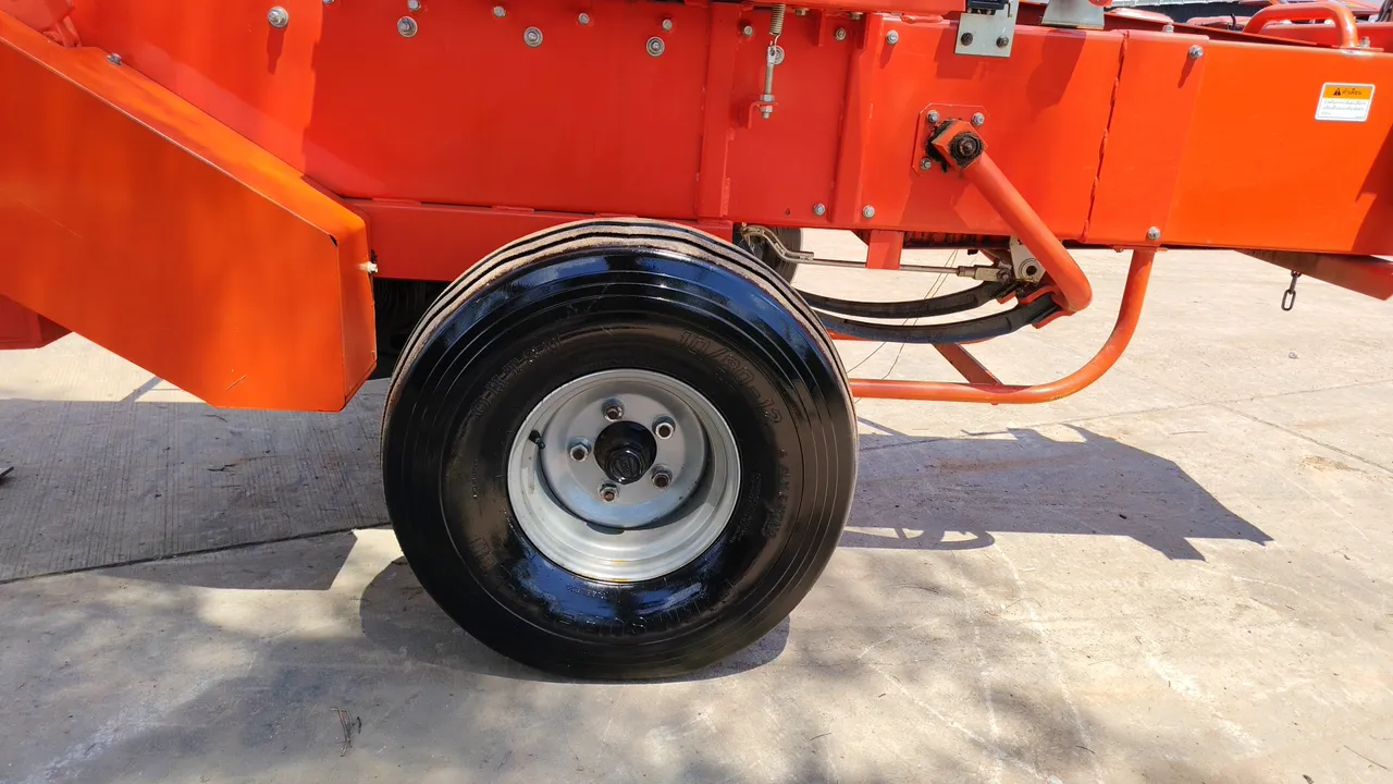 Kubota HB135 – Exterior