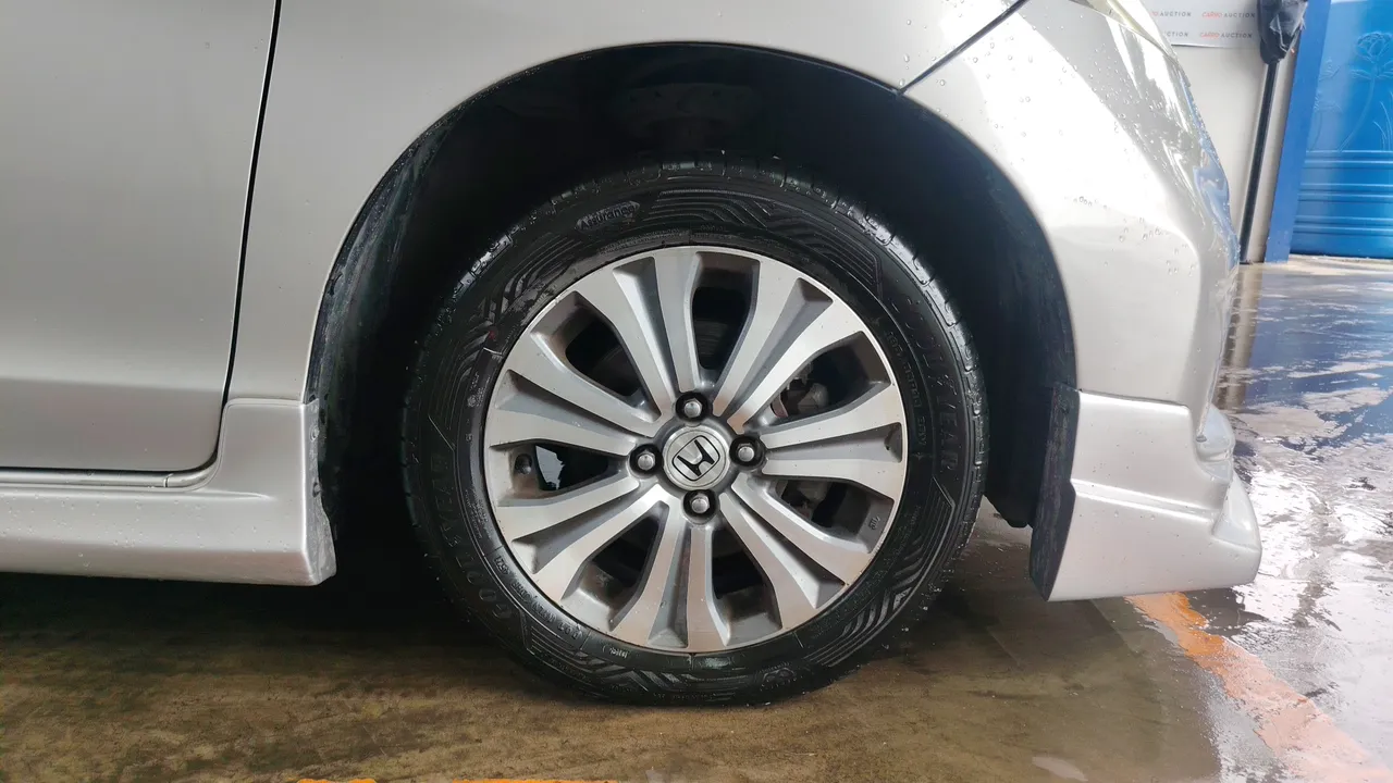 2013 Honda Freed – Exterior