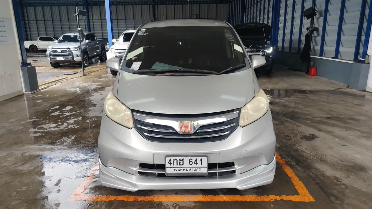 2013 Honda Freed – Exterior