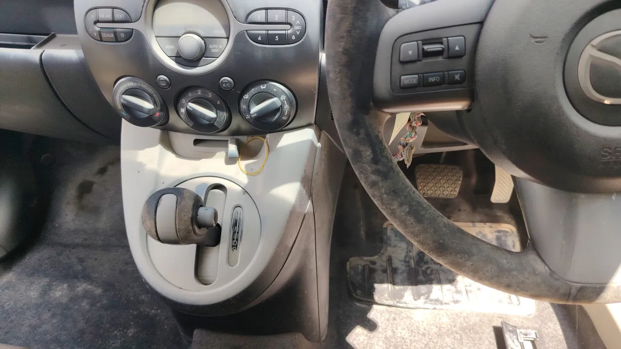 2011 Mazda Mazda2 – Exterior