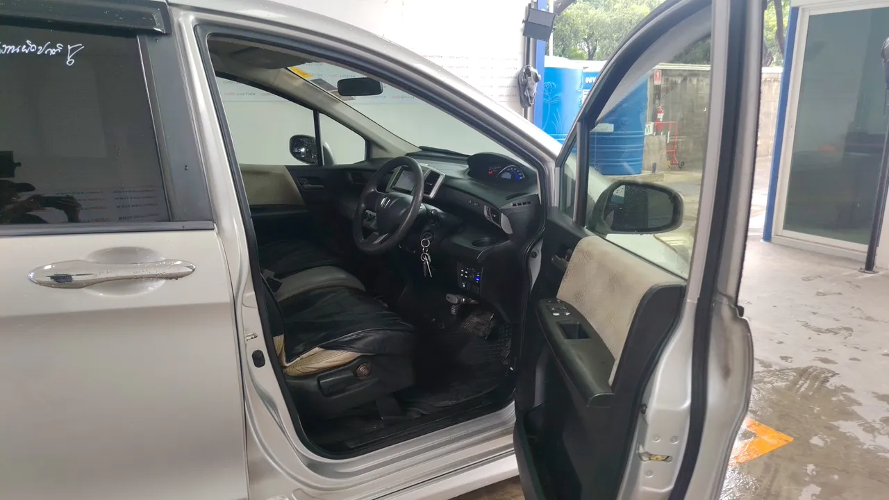 2013 Honda Freed – Exterior