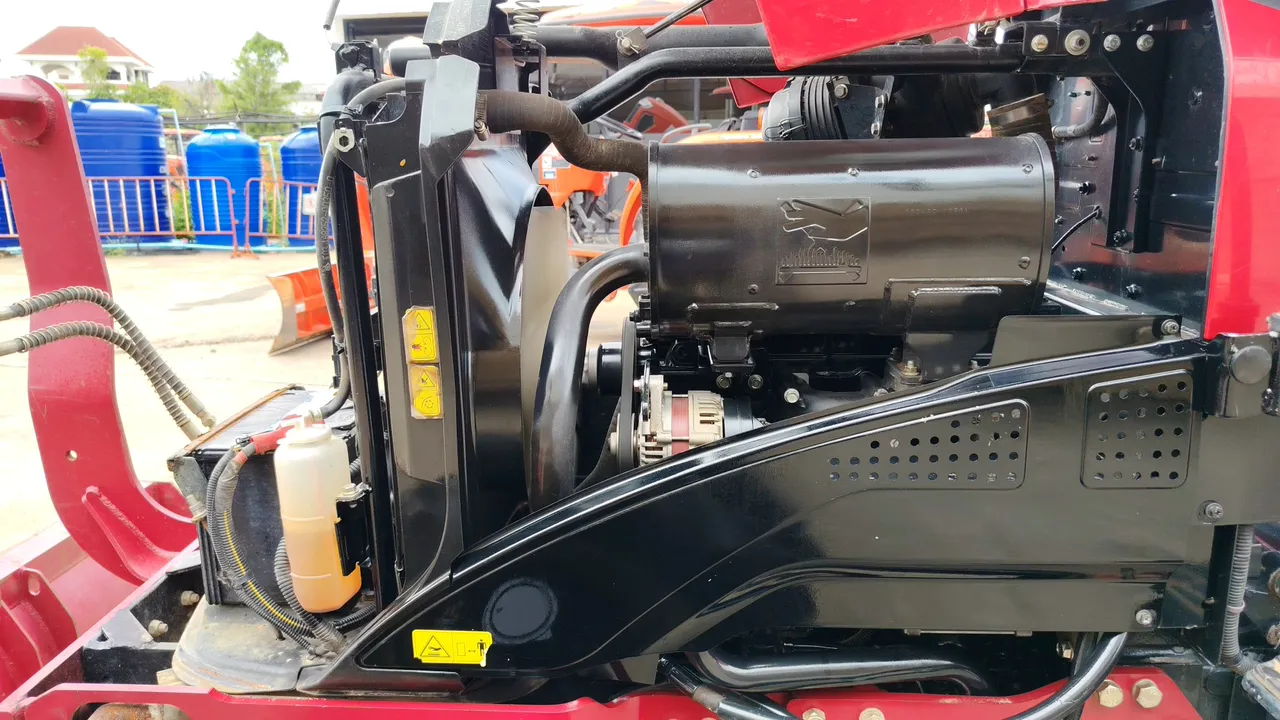 2022 Yanmar YM351R – Exterior