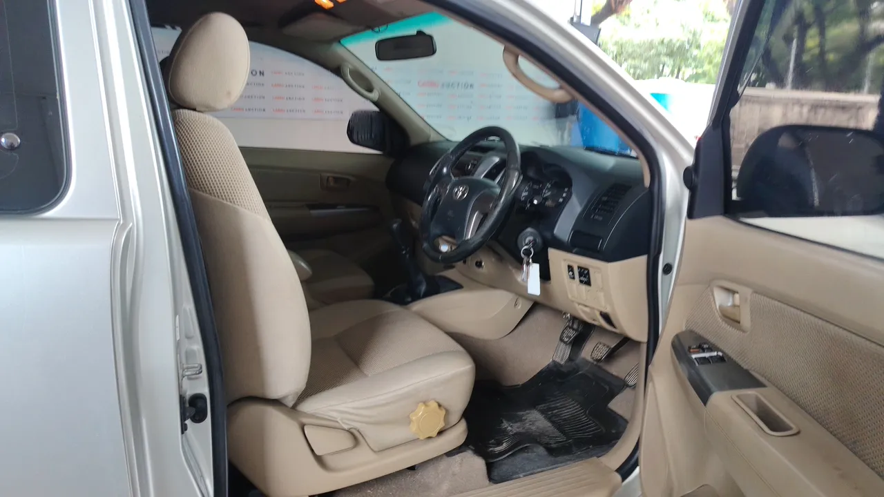 2014 Toyota Hilux Vigo – Front