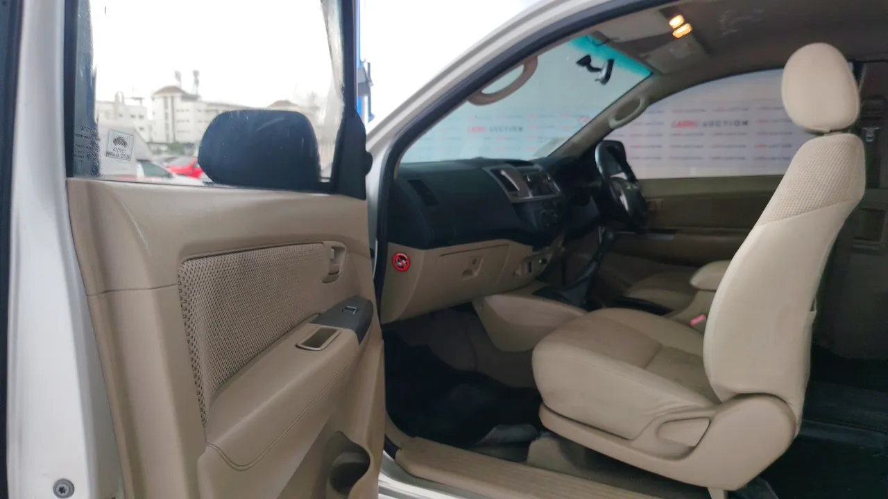 2014 Toyota Hilux Vigo – Front