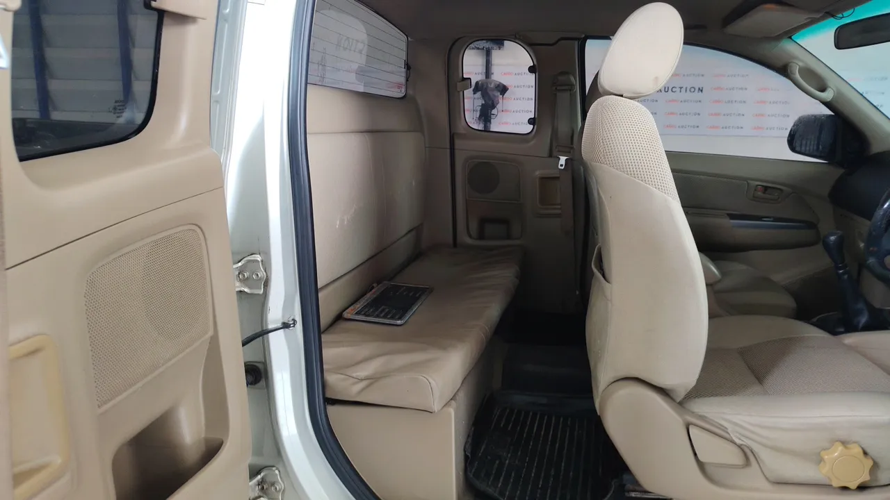2014 Toyota Hilux Vigo – Back