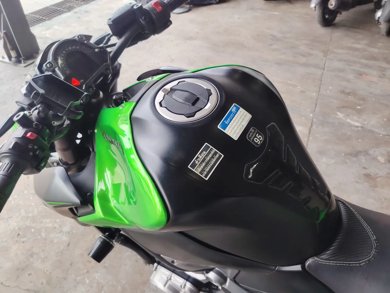 2018 Kawasaki Z900 – Exterior