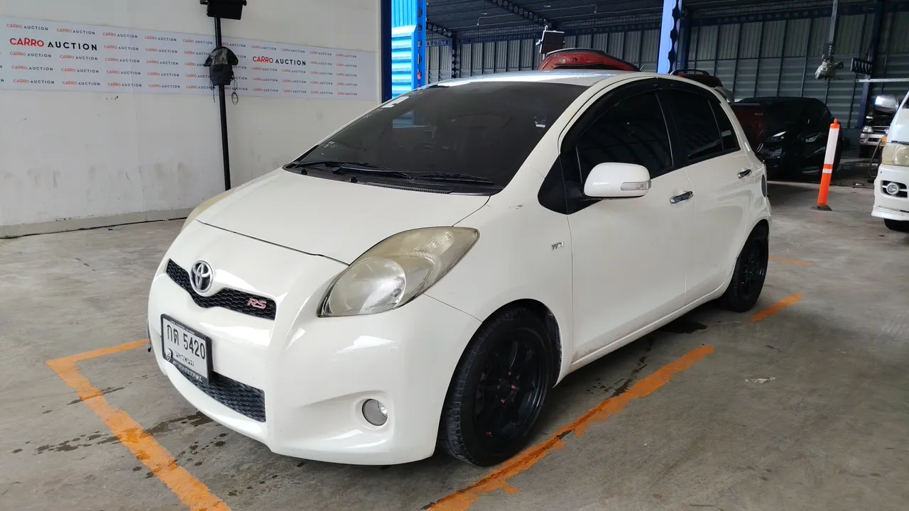 2013 Toyota Yaris – Front