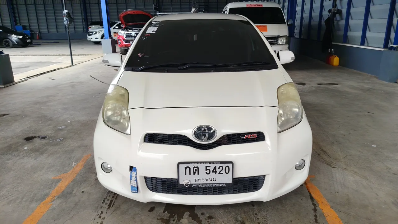 2013 Toyota Yaris – Front