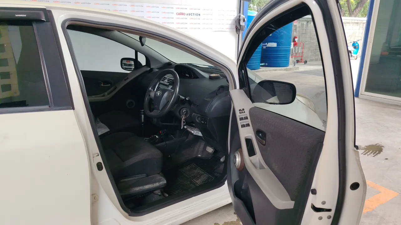 2013 Toyota Yaris – Front
