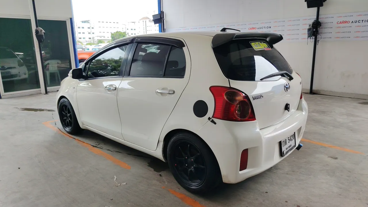 2013 Toyota Yaris – Back