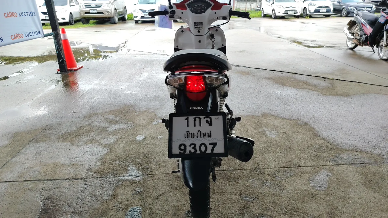 2013 Honda Wave – Back
