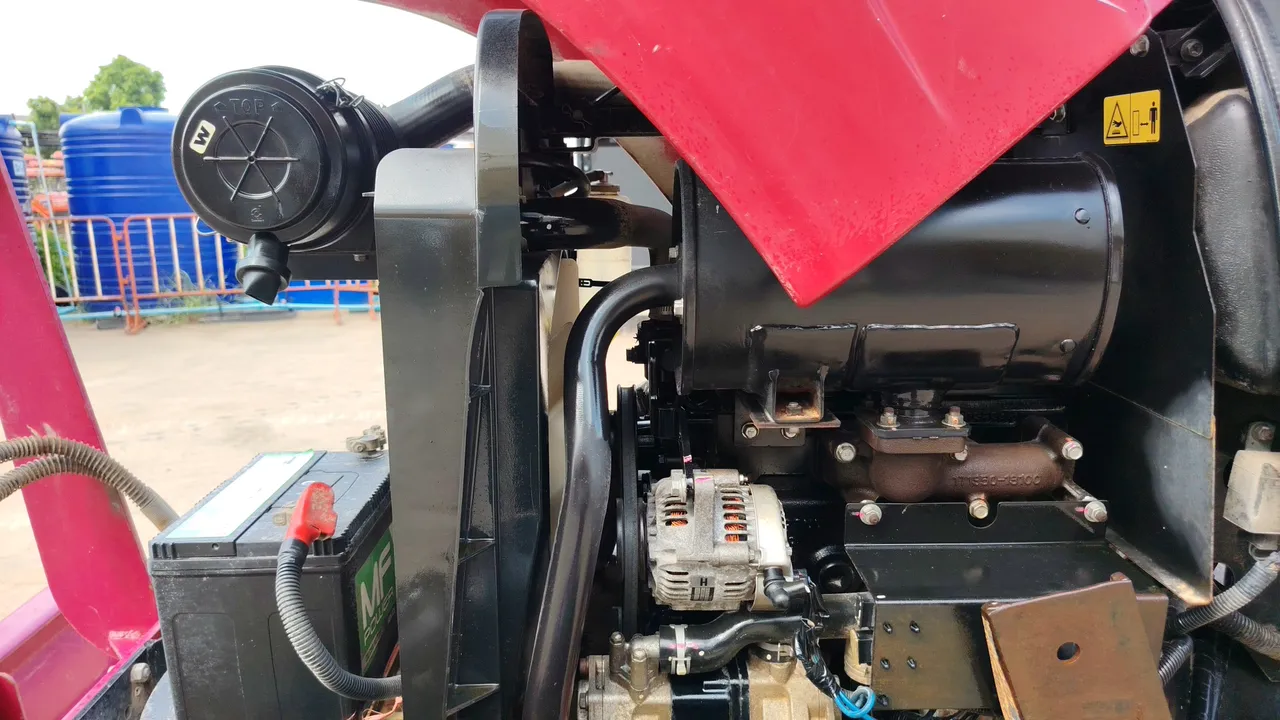 2018 Yanmar EF393T – Exterior