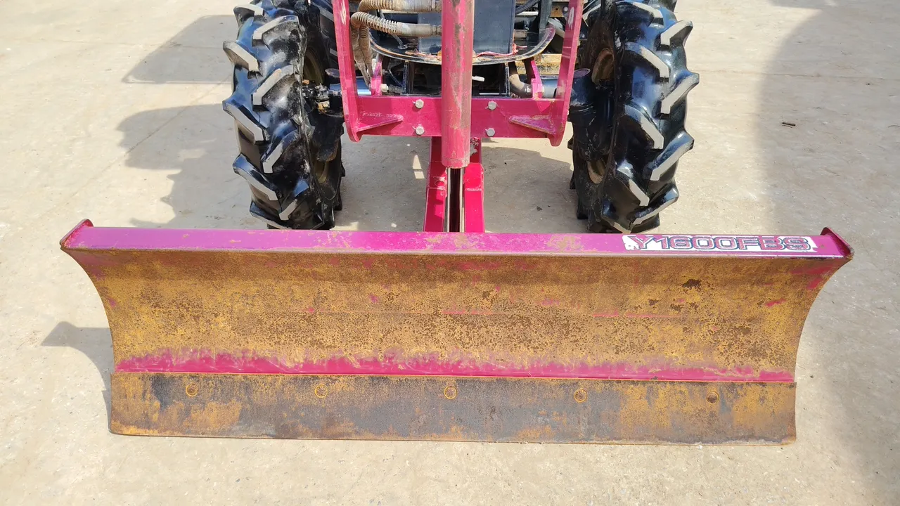 2018 Yanmar EF393T – Exterior