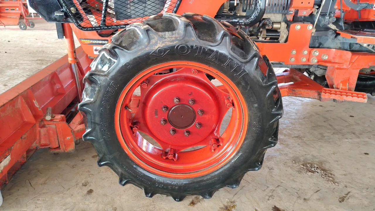 Kubota MU5702-B – Exterior