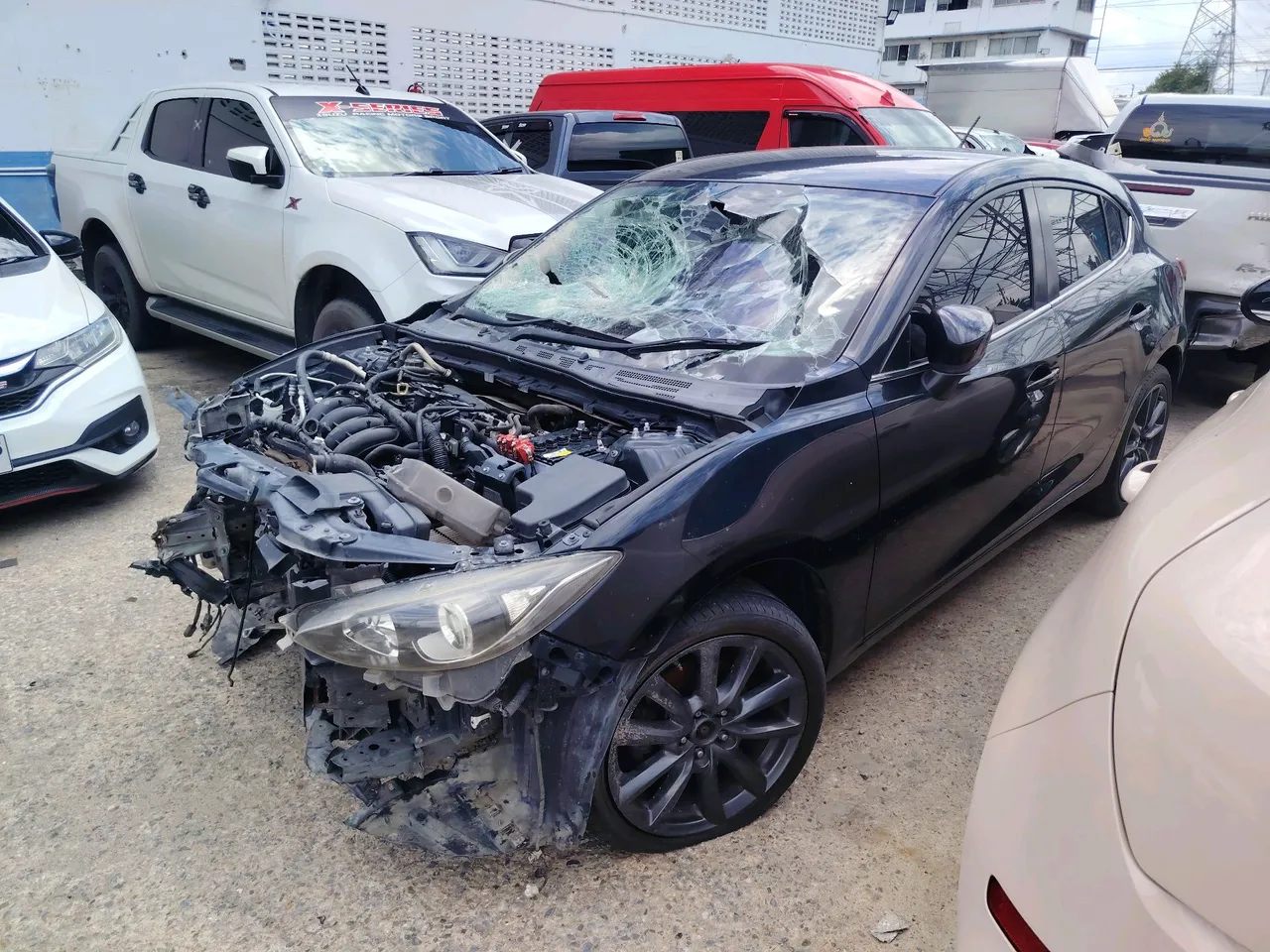 2016 Mazda Mazda3 – Exterior