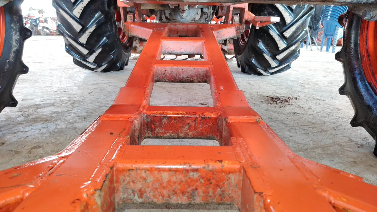 Kubota MU5702-B – Exterior