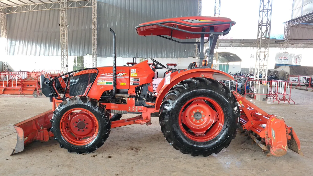 Kubota MU5702-B – Exterior