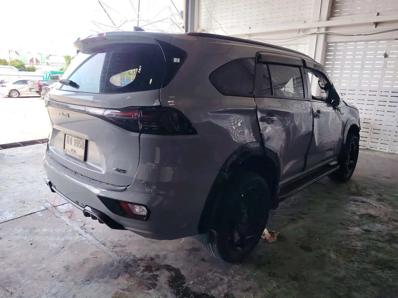 2024 Isuzu MU-X – Exterior