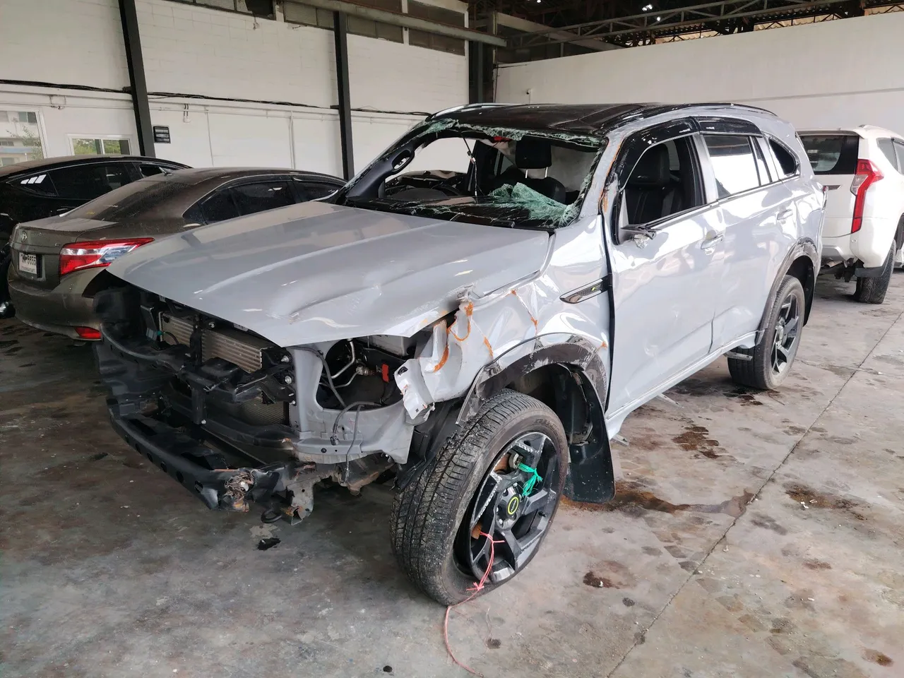 2024 Isuzu MU-X – Front